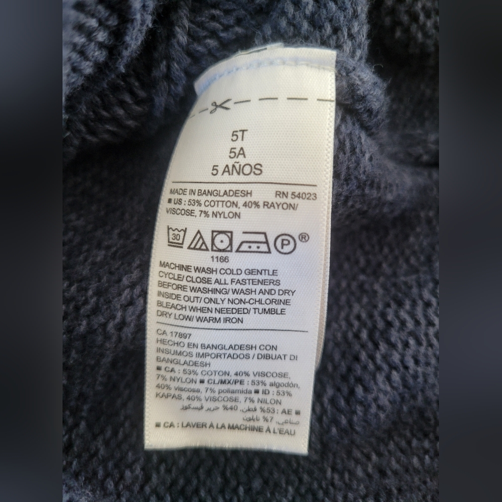 Boys size 5t sweater - Picture 3 of 6